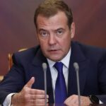 Medvedev: Rusya Bilimsel Ablukayla da Karşı Karşıya