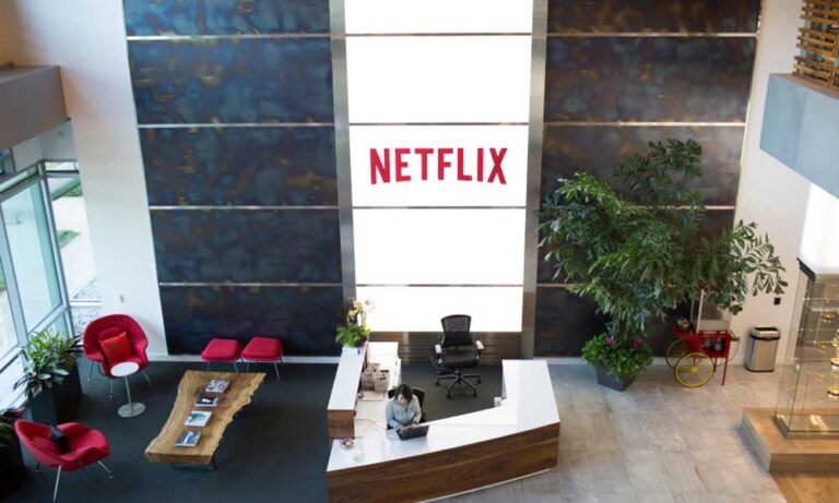 Netflix Abone ve Gelir Kaybı Sonrası Çalışanlarını İşten Çıkarıyor