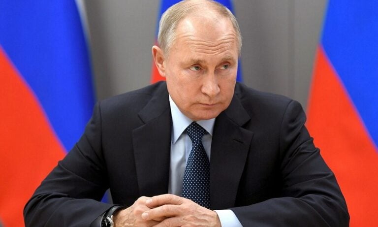 Putin: Avrupa Kendi Ekonomisine Verdiği Zararı Umursamıyor