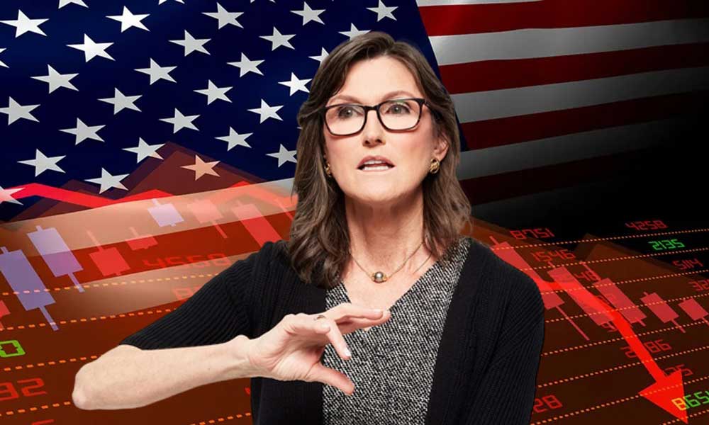 ARK Invest CEO’su ABD Ekonomisinin Durgunlukta Olduğunu Söyledi