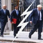 İngiltere’de Kabine Şoku! Maliye ve Sağlık Bakanları İstifa Etti