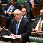 İngiltere’de Kriz Büyüyor: Bakanlar Art Arda İstifa Ediyor