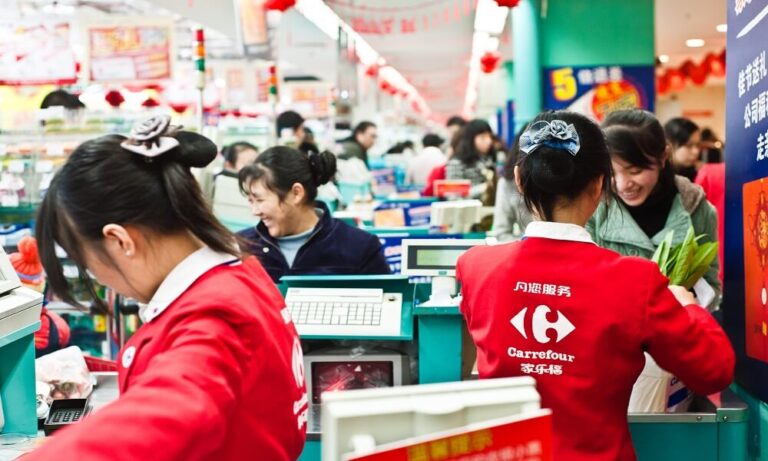 Çin’de Perakende Satışlar Tahminlerin Yarısı Kadar Arttı