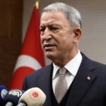 Hulusi Akar’dan Yunan Bakana Yanıt: Yüzme Bilmek İşlerine Yarayacak