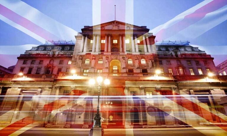 İngiltere Merkez Bankası Sterlin Çökerken Faiz için Yol Ayrımında