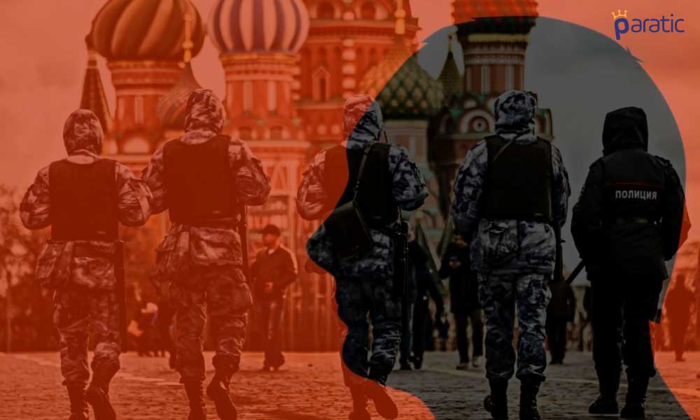Putin’den Kiev’e Rest: Sıkıyönetim İlan Etti