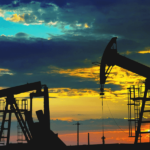 Petrol, ABD Stoklarındaki 1,5 Yılın En Büyük Düşüşüyle Yükseldi