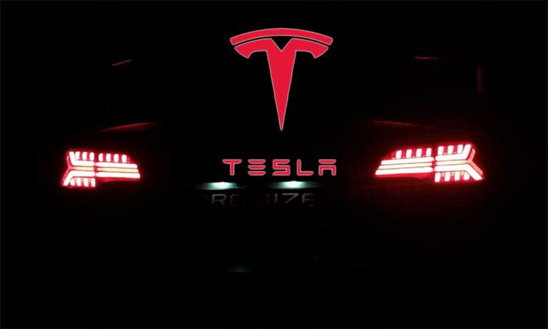 Tesla Arka Işık Sorunu Nedeniyle 321 Bin Aracını Geri Çağırıyor
