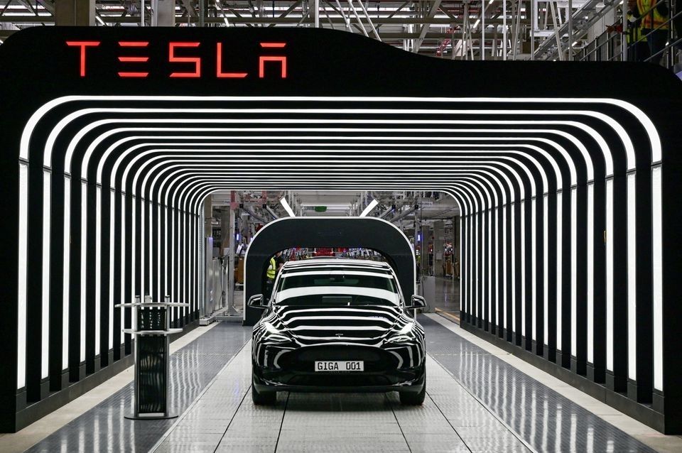 Tesla Ev