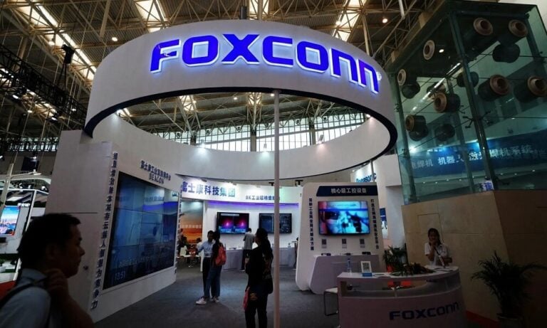 Çin’deki Gerilim iPhone Tedarikçisi Foxconn’un Gelirini Vurdu