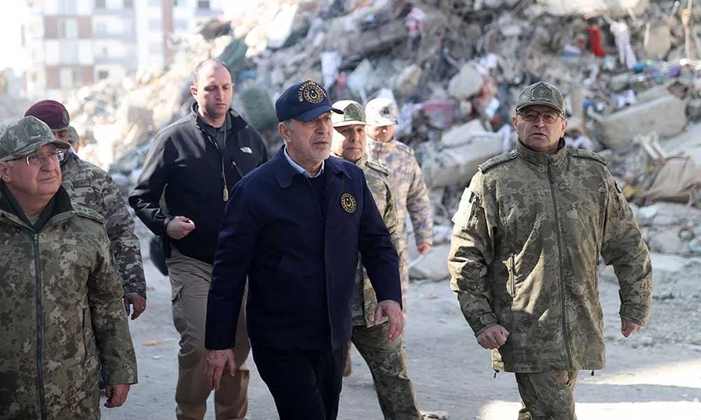 Bakan Akar: Depremlerde 100 Silah Arkadaşımızı Kaybettik
