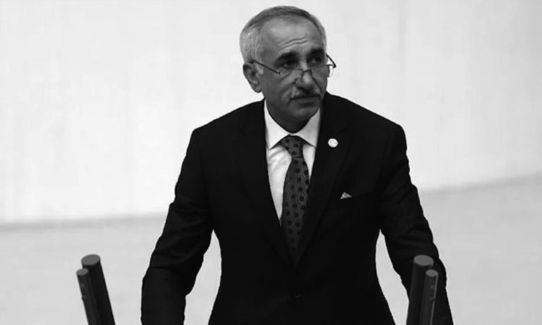 Enkaz Altında Kalan AKP Milletvekili Yakup Taş Hayatını Kaybetti