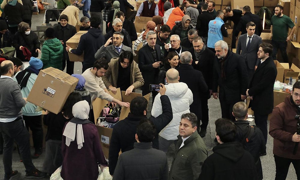 İstanbul Valiliği Gönderilen Personel ve Yardım Bilgisini Açıkladı