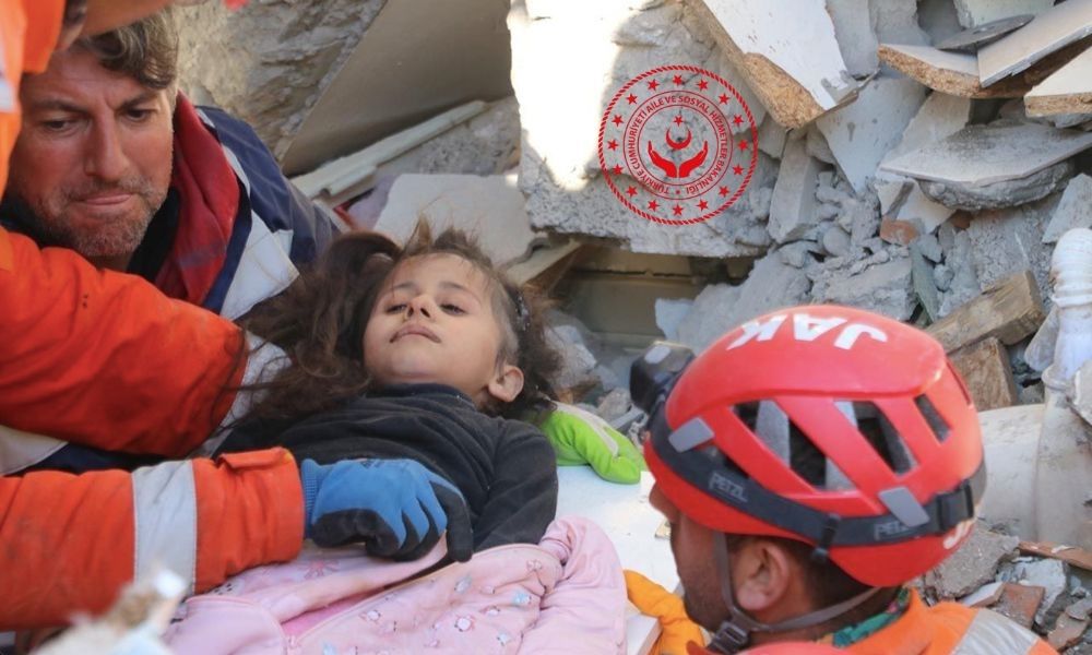 Çocuklara Koruyucu Aile Olmak İsteyenler için Bakanlık Açıklaması