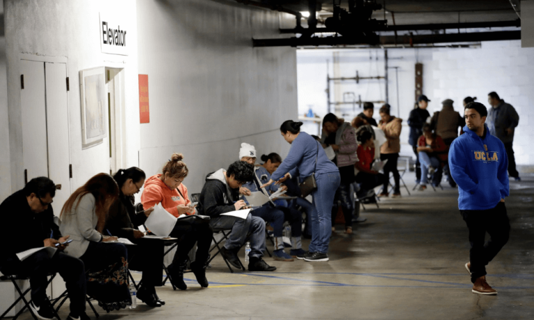 ABD’de İşsizlik Maaşı için Başvuranların Sayısında Düşüş Var