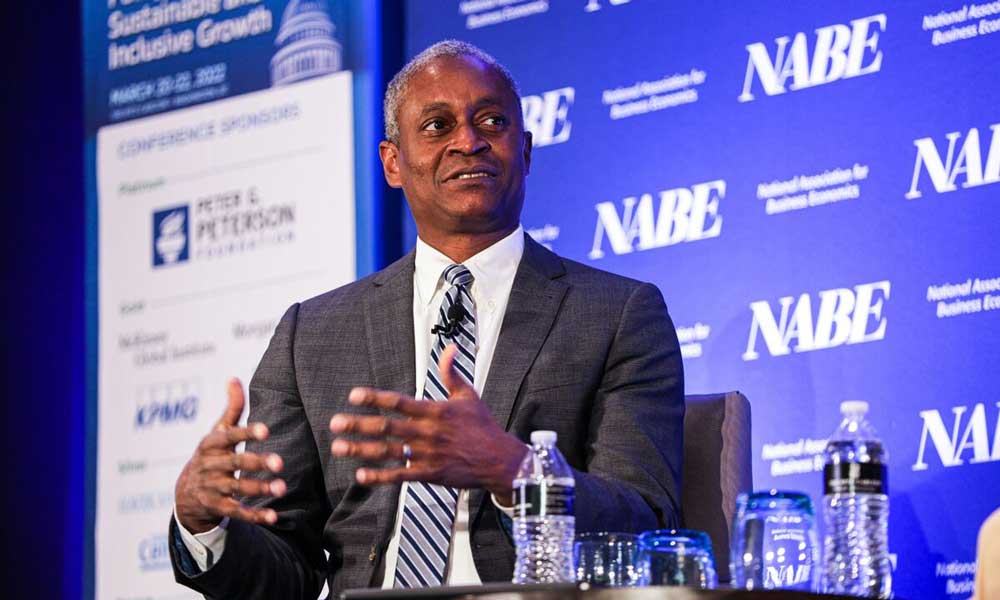 Bostic: FED Ekonomik Hasara Karşı Faiz Artırımlarına Ara Verebilir