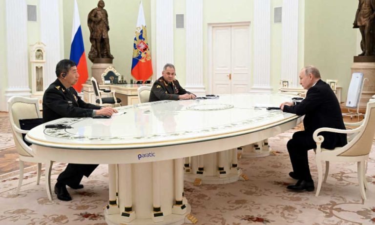 Çin Savunma Bakanı Li ile Putin Moskova’da Görüştü