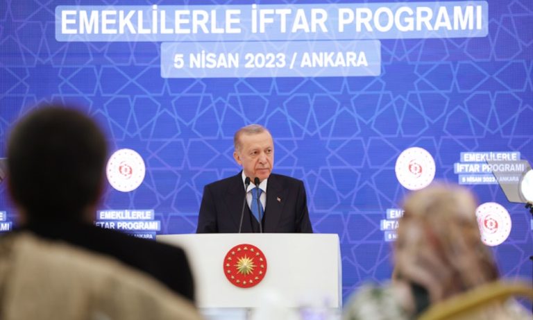 Erdoğan Emeklilere Seslendi: Hep Yanınızda Olacağız