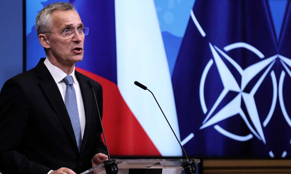 Stoltenberg: NATO Ukrayna’ya 1550 Zırhlı Araç Gönderdi