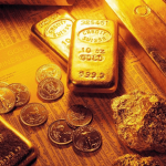 Altın Kayıplarını Genişleterek Rekor Seviyeden Uzaklaşıyor