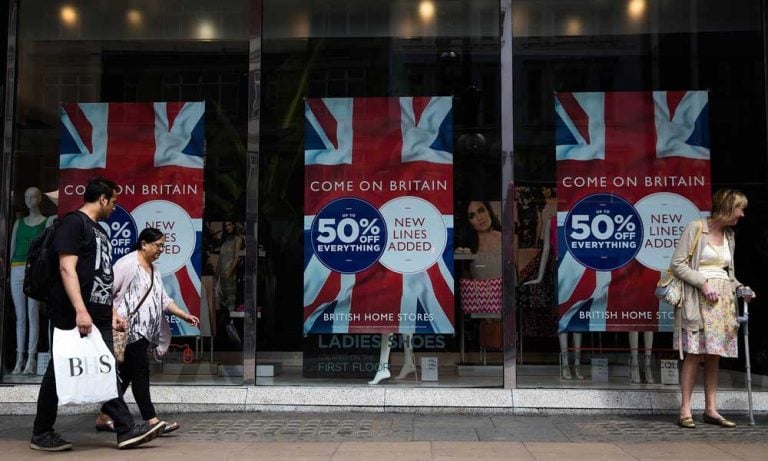 İngiltere’de Yüksek Enflasyona Rağmen Tüketici Harcamaları Artıyor