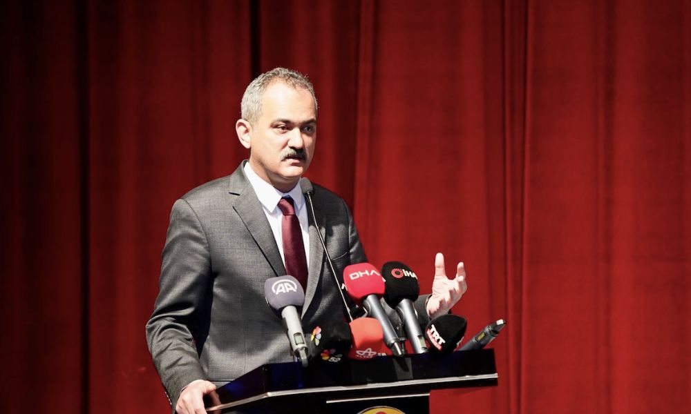 Bakan Özer’den Anaokulu ve Halk Eğitimi Kursları Açıklaması