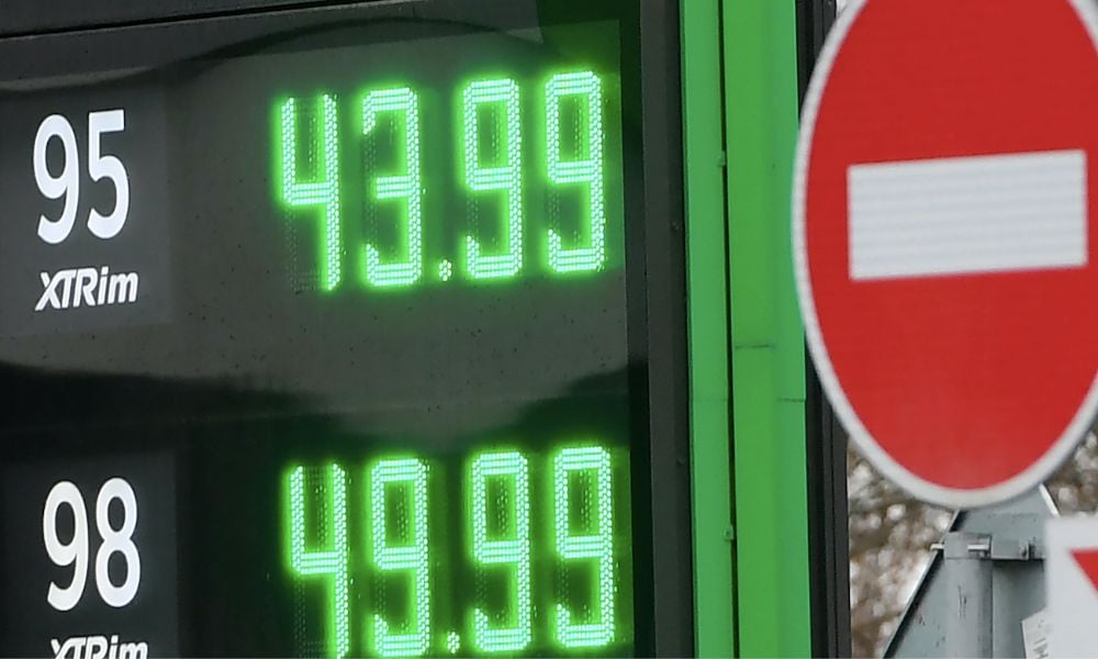 Rus Yetkililer Benzin İhracatını Yasaklamayı Değerlendiriyor