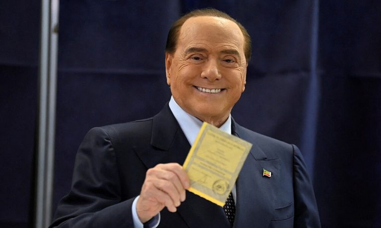İtalya’nın Efsanevi Lideri Berlusconi Hayatını Kaybetti