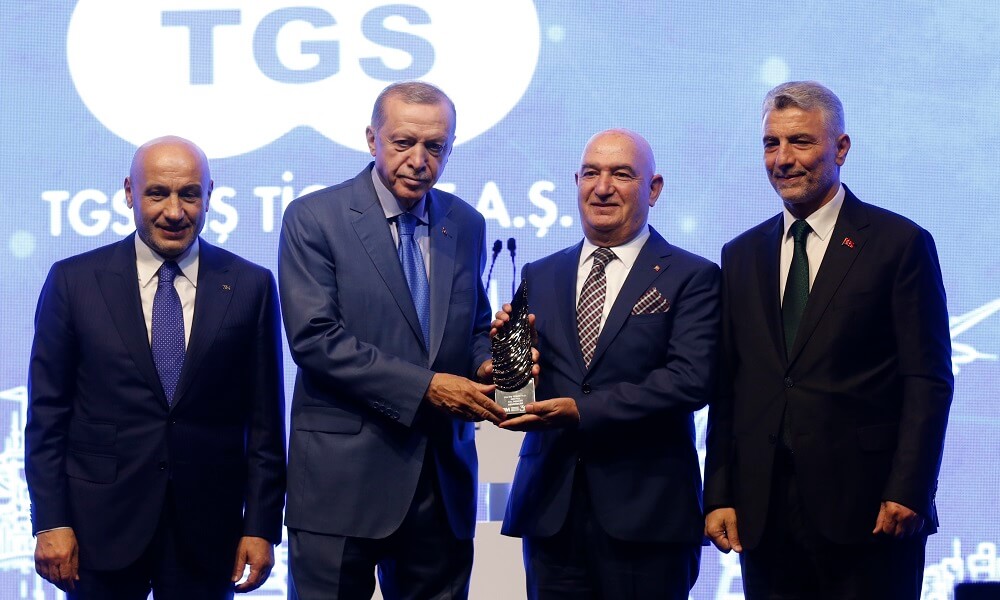 TGS Dış Ticaret’e Cumhurbaşkanı Erdoğan’ın Elinden Ödül