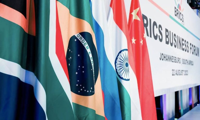 BRICS Ülkeleri Zirvede Doları Terk Etme Fikrini Tartışacak