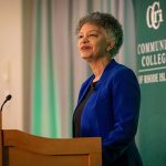 Fed Üyesi Collins Aralık’ta Faiz İndirimi için Belirsiz Konuştu