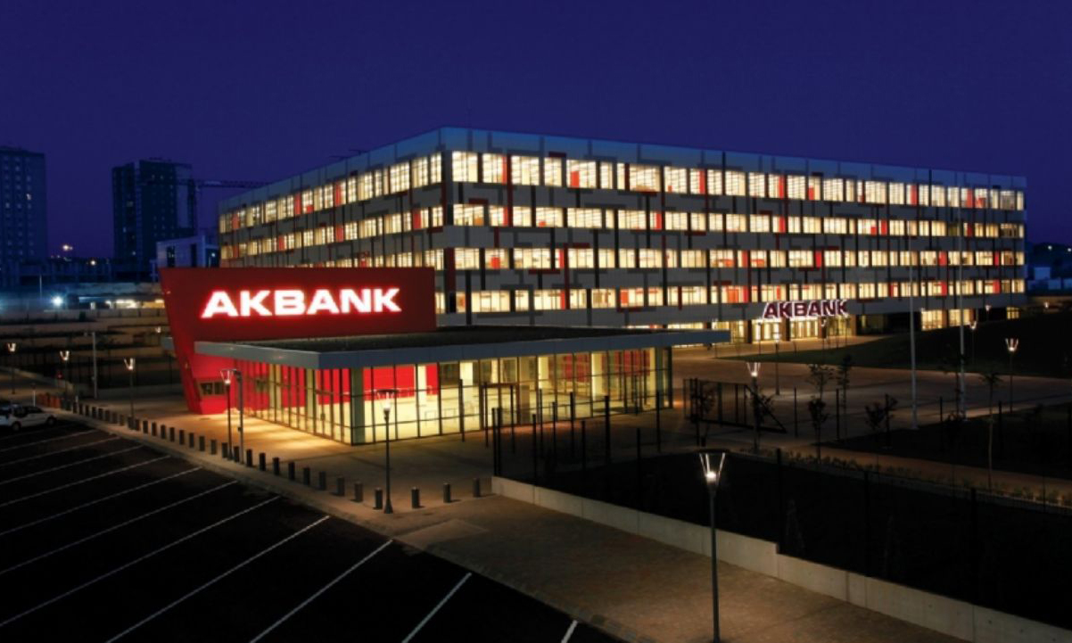 Akbank’tan ekonomiye büyük destek: 1,8 trilyon TL’lik kredi hacmi