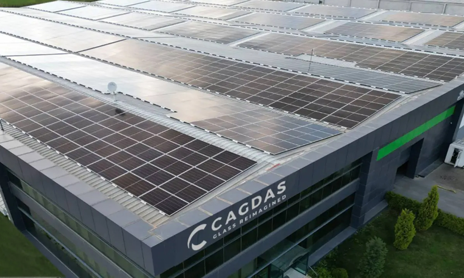 Çağdaş Cam’dan yenilikçi hamle: Yerli solar panel cam üretimi başladı