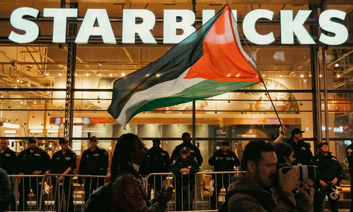 Starbucks boykottan etkilendi mi? Kar rakamları dikkat çekti
