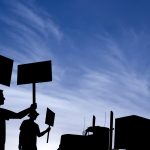 Dyo Boya fabrikalarında işçiler greve başladı