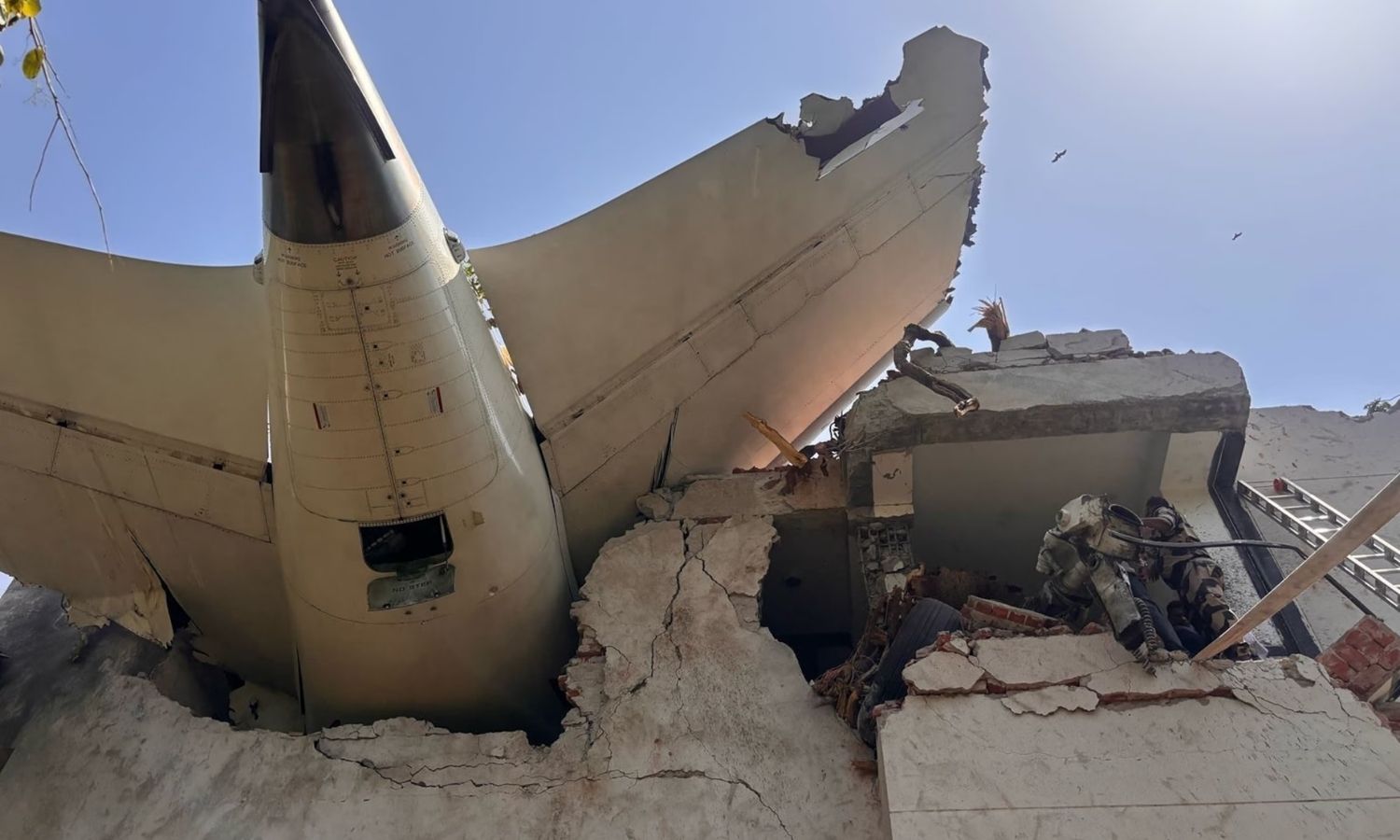 Açıklama geldi: Hindistan’da düşen uçaktan kurtulan olmadı