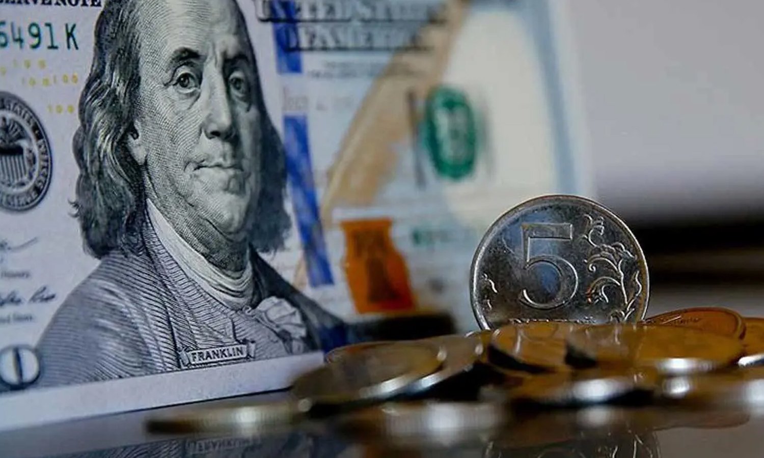 Dolar Euro karşısında güç kaybediyor: Parite zirvede