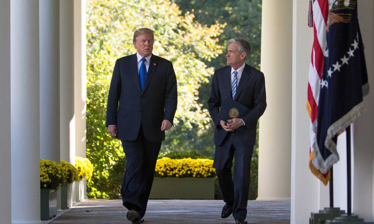 Trump: Fed Başkanı Powell aptal ve inatçı
