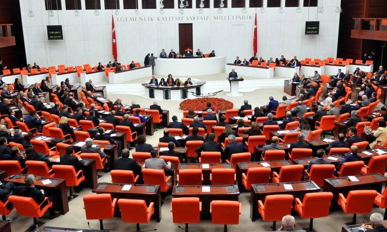 En düşük emekli maaşına ilişkin kanun teklifi onaylandı