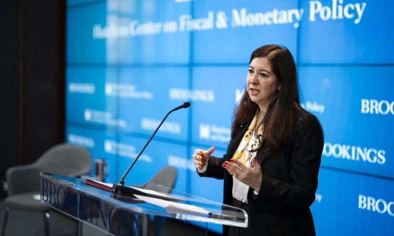 Kugler: Enflasyon yüksek, Fed sıkı durmalı