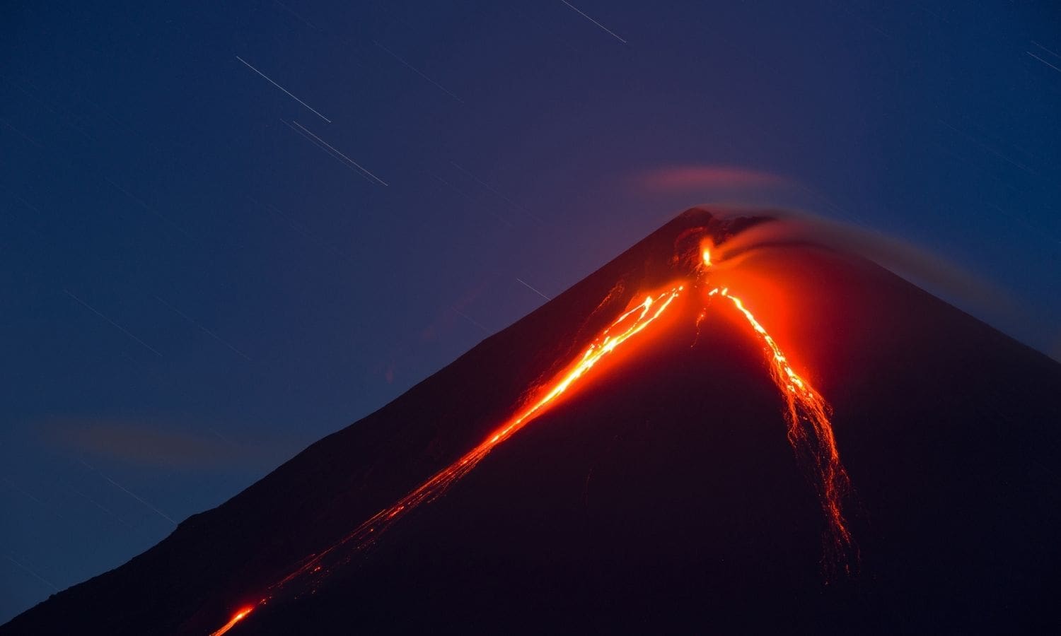 Uyarı geçen hafta gelmişti: Rusya’da yanardağ lav püskürttü