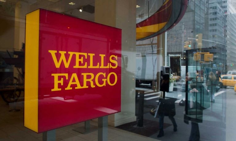 Wells Fargo’nun karı beklentiyi aşarken, faiz geliri tahmini düştü