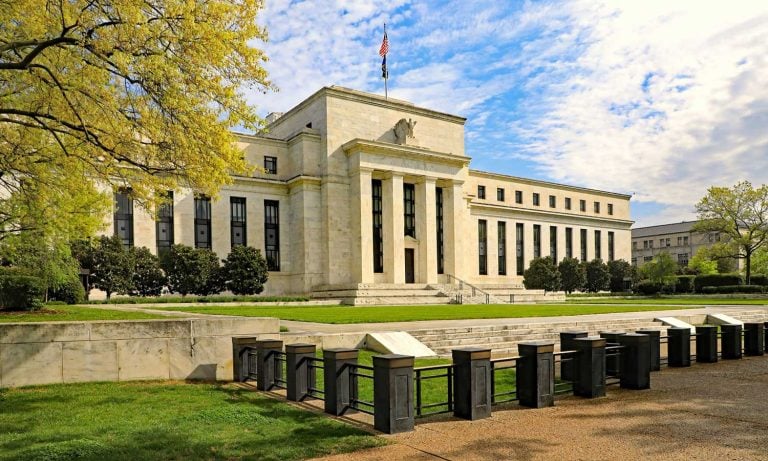 Fed yetkilileri: Faiz indiriminin gecikmesi ekonomi için tehdit