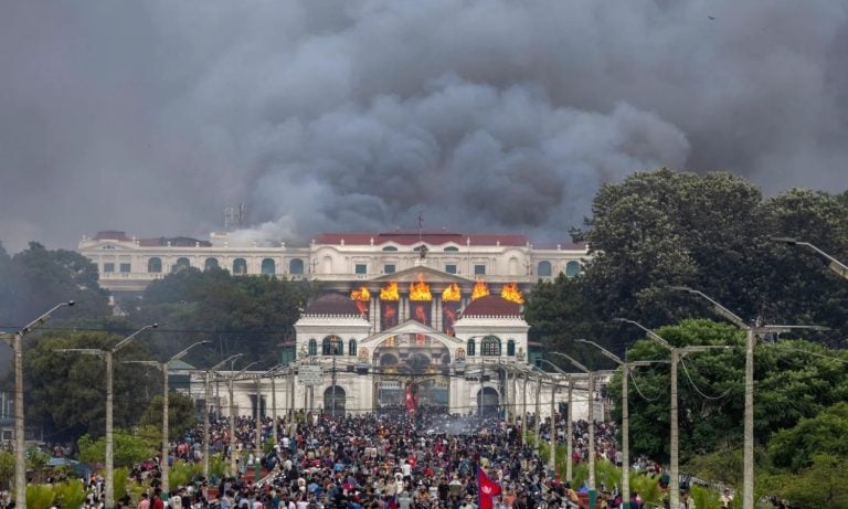 Gen Z Protestosu: Nepal’de eski first lady yakıldı, başbakan istifa etti