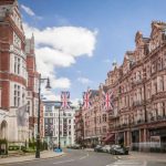 İngiltere’de konut fiyatları, ilk kez ev alacaklara umut verdi