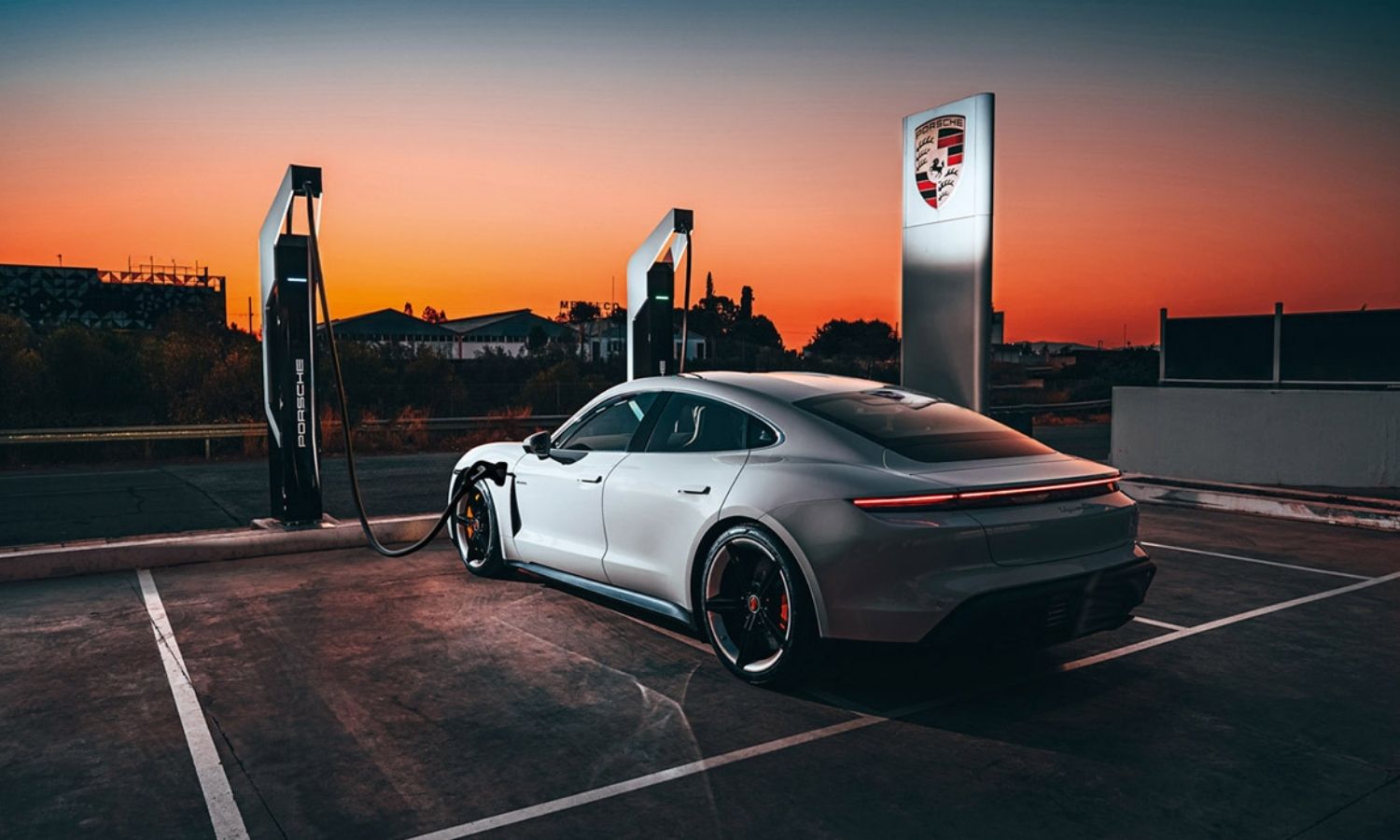 Porsche paylarında sert düşüş: Ertelenen lansman beklentileri bozdu