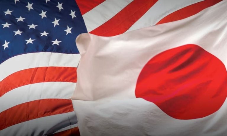 Trump Japonya’nın yüzde 15’lik gümrük vergisi anlaşmasını imzaladı