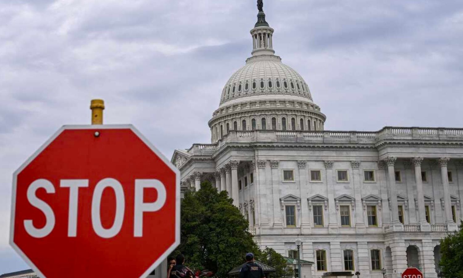 ABD’de siyasi kriz büyüyor: Demokrat eyalet fonları durduruldu
