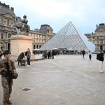 Louvre Müzesi soygunuyla ilgili tutuklamalar yapıldı!
