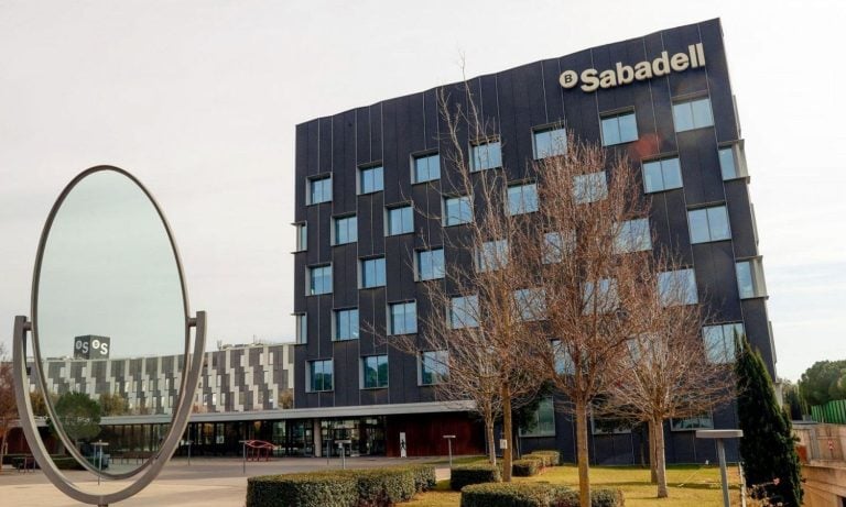 Sabadell hissedarlarının bir kısmı BBVA’nın teklifini kabul etti
